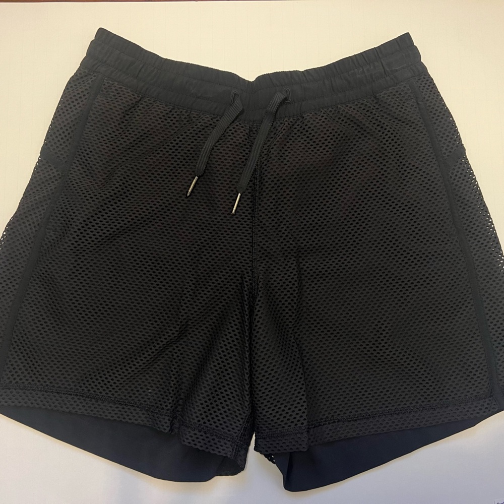 Lululemon Mesh On Mesh Short Size 6 - image 1